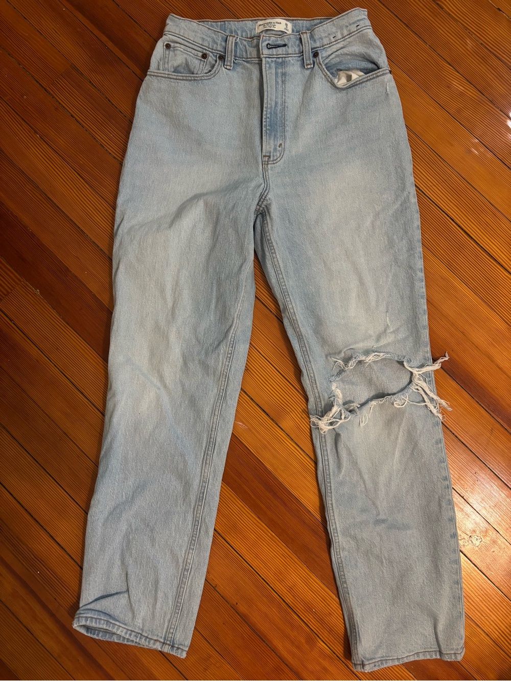 Abercrombie Curve Love 90’s Straight Ultra High Rise Jean Size 28